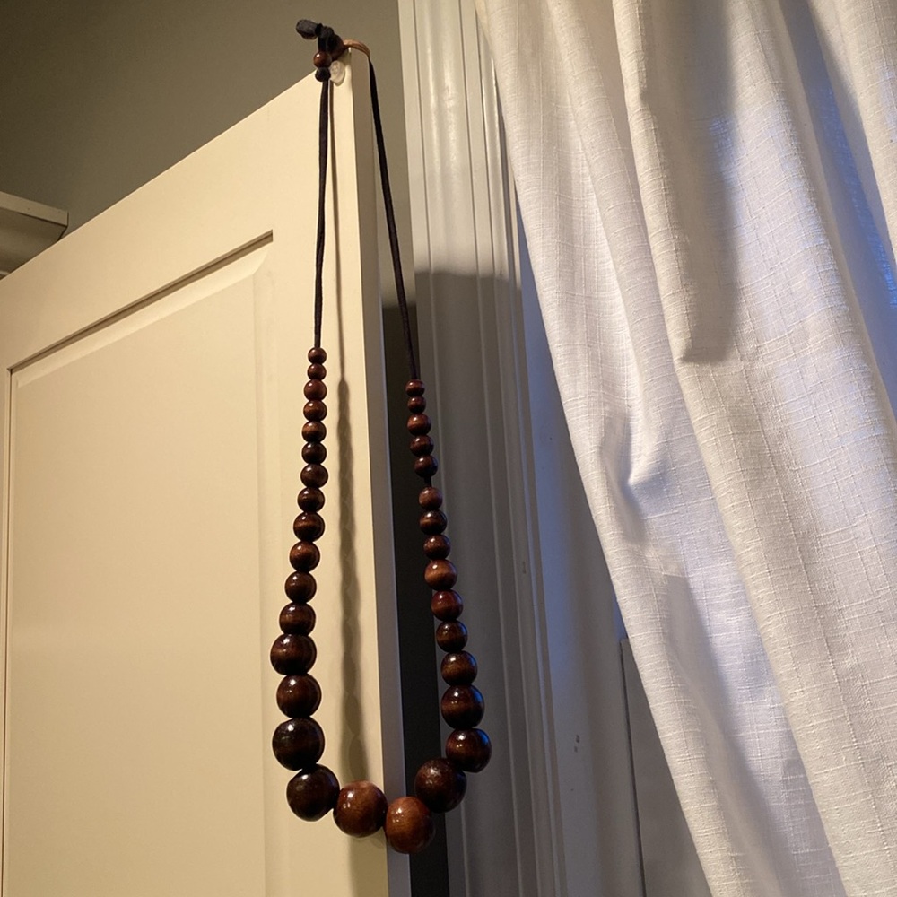 The Jones Market Wood Bead Necklace